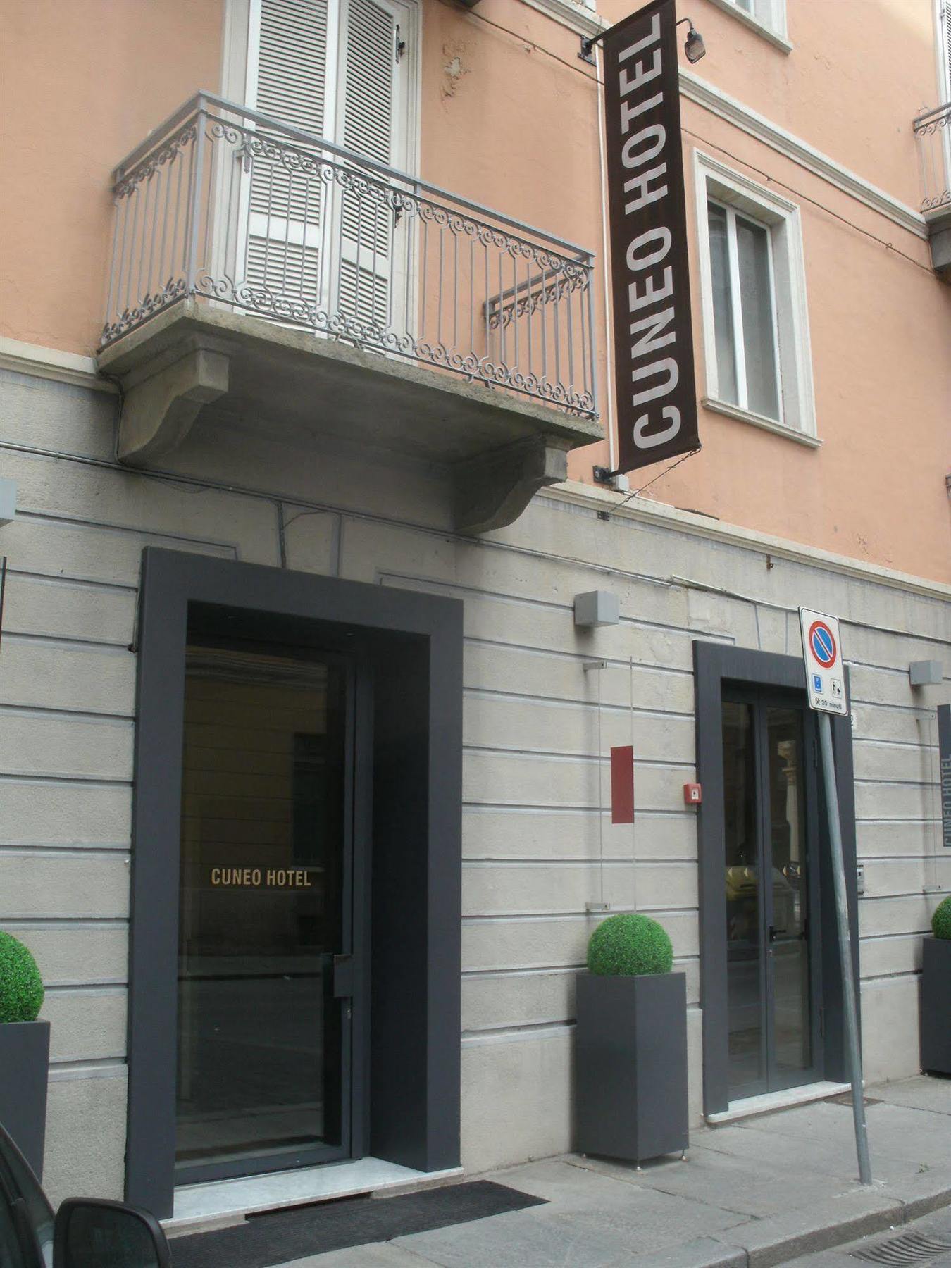 Cuneo Hotel Εξωτερικό φωτογραφία